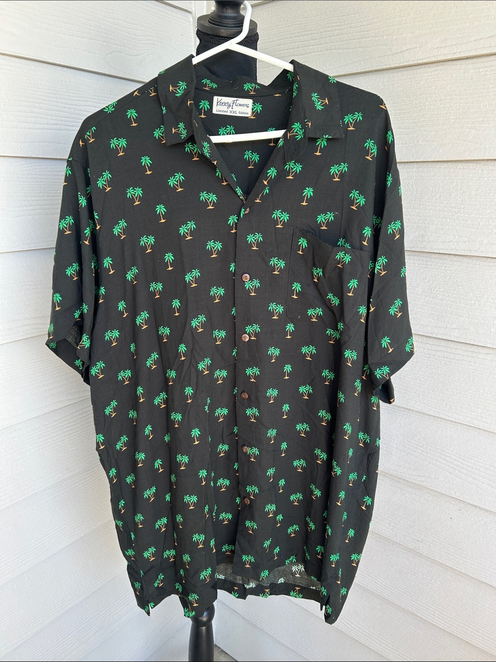 Kenny Flowers Black Short-Sleeve Palm-Print Camp Shirt Limited edition. Size XXL